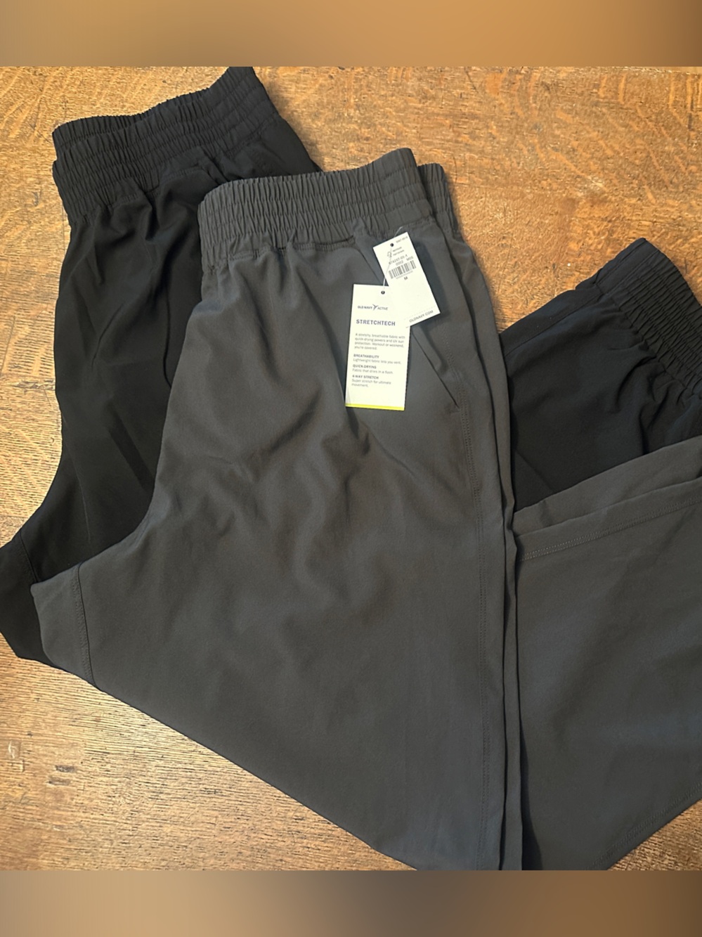 Women’s Old Navy Jogger Pants M - lot of Black and Drk Olive